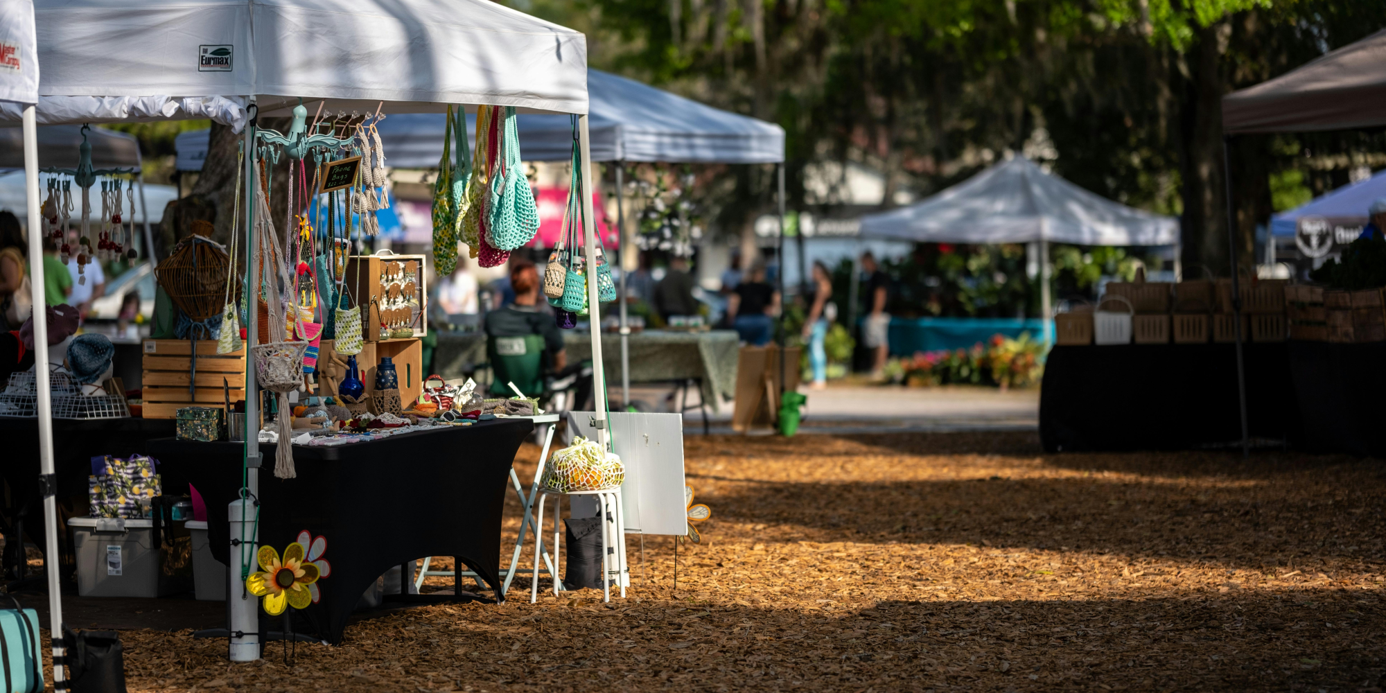 Photo of market stalls 